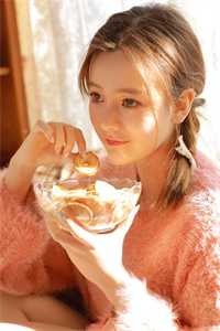 精品推介被小三后，我亲手烧掉设计的婚纱