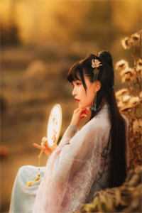 穿进恋综：摆烂女王的搞笑日常剧情