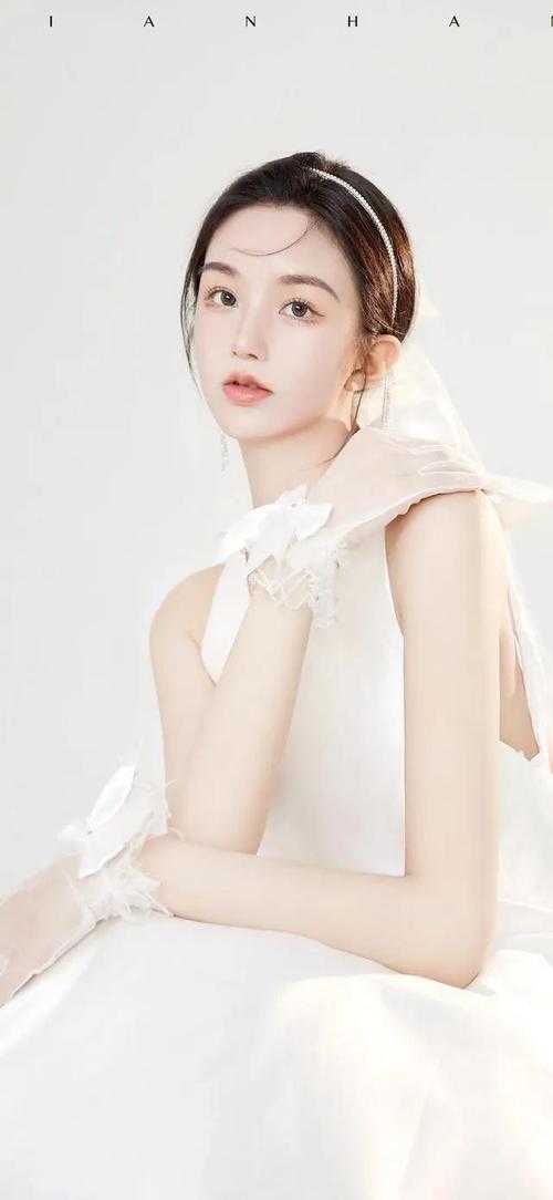 妈妈被仇人砍杀时，姐姐在陪庶弟过生辰广告