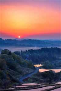 我以明月宴群山百度贴吧