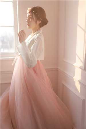 穿成炮灰女主后，引诱了疯批暴君权明赫沈毓灵完整版txt在线阅读